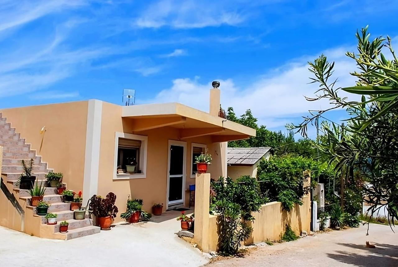 Flamiatos Garden Cottages Poulata ภายนอก รูปภาพ